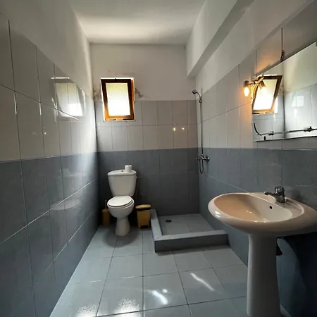 شقة Retzo